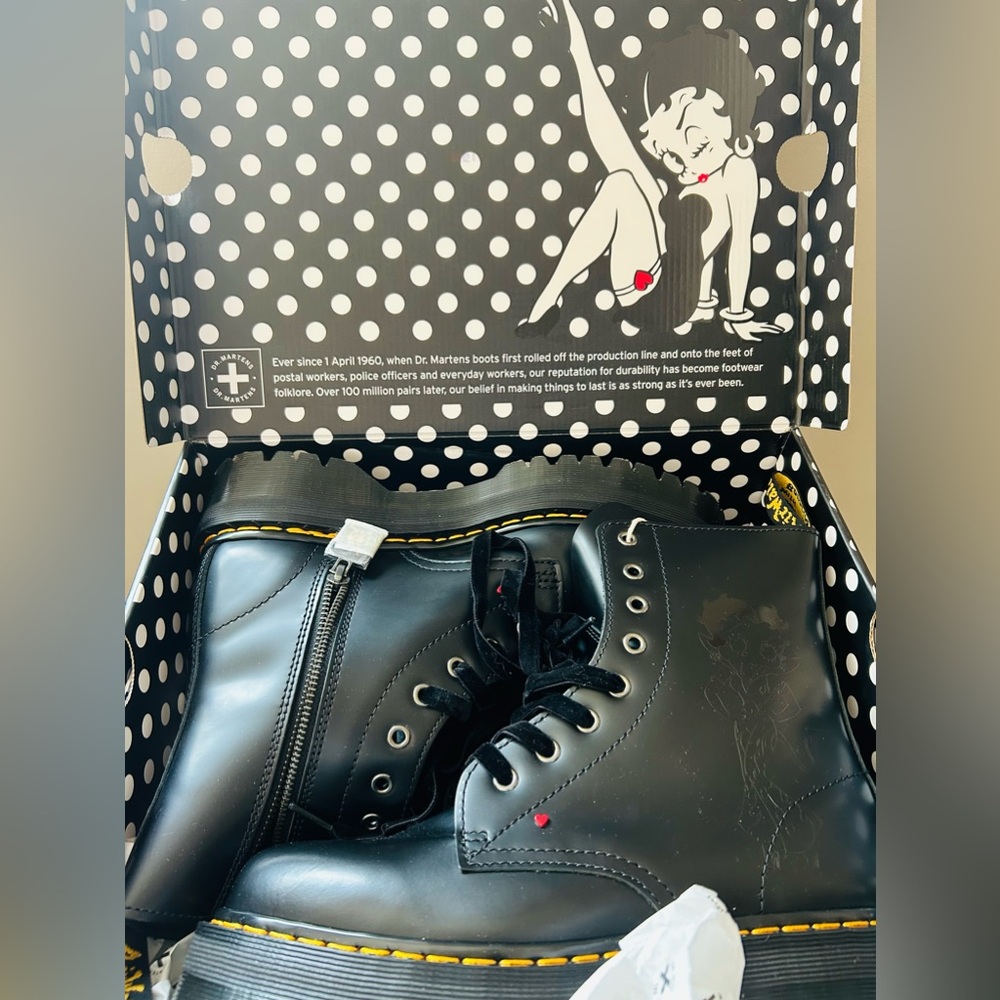 Dr. Martens Betty Boop